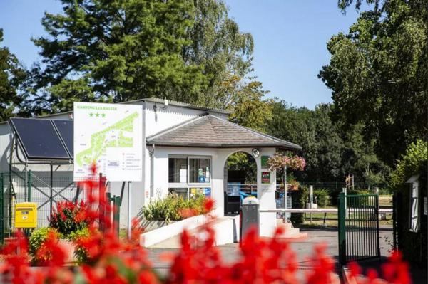 Camping Onlycamp Des Halles 德西兹 外观 照片