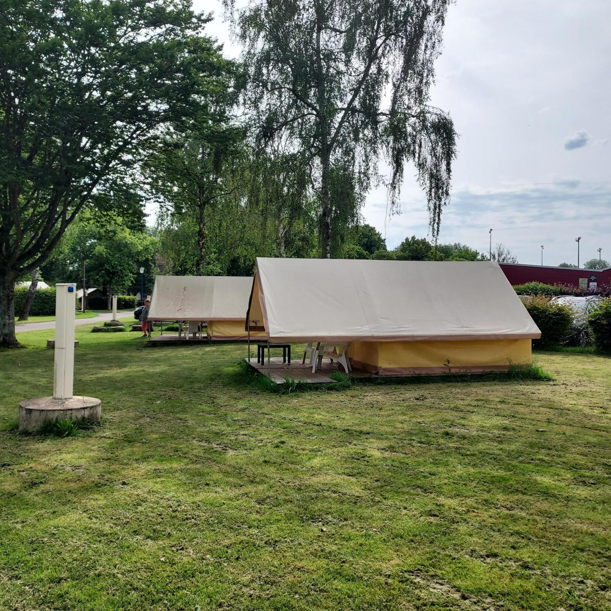 Camping Onlycamp Des Halles 德西兹 外观 照片